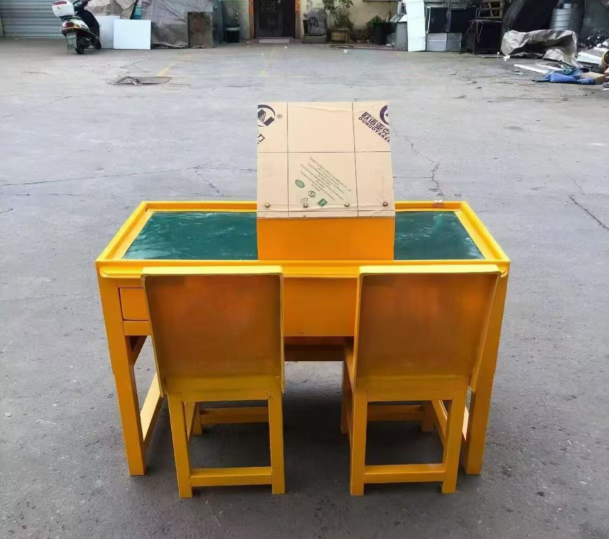 尉犁防静电导通桌井下煤矿火工品发放桌：危险品流转的安全守护者